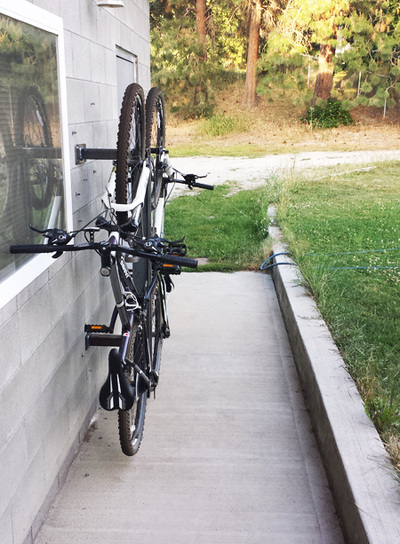 double wall unit vertical bike rack